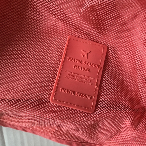 Travel Season Travel Zippered Pink Bag - Picture 4 of 9